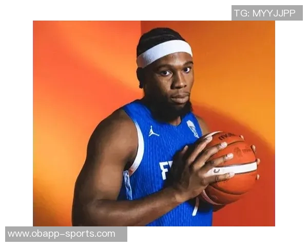 特纳状态低迷12投仅中3三分球表现惨淡仅得14分7篮板2助攻