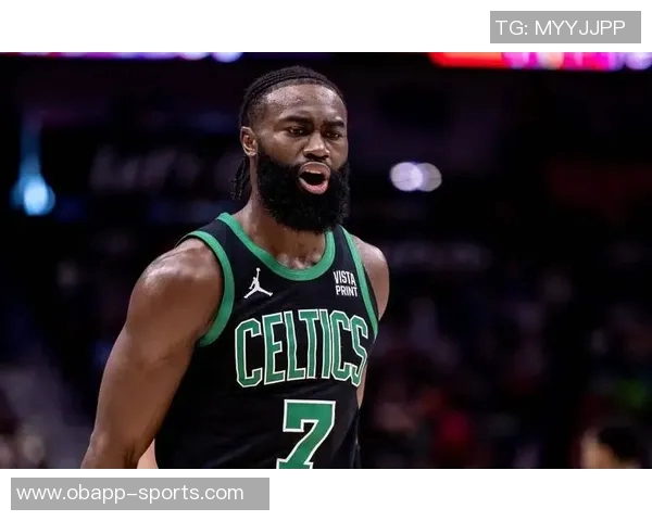 杰伦布朗首节火力全开独得16分但球队仍落后11分苦苦追赶 杰伦布朗首节火力全开独得16分但球队仍落后11分苦苦追赶