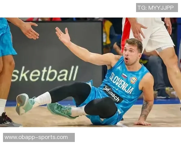 东契奇称赞字母哥争抢球权展现尊重裁判初始态度引发热议