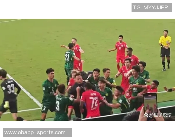 亚足联对蓉城处以3000美元罚款因球迷向蔚山球员投掷水瓶事件